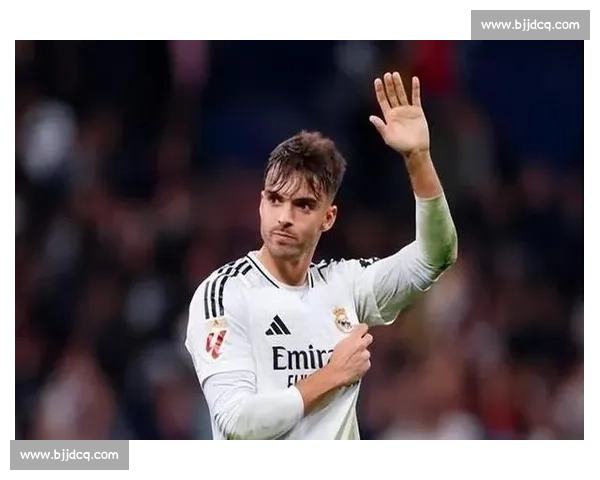 皇马锁定荷兰中场新星斯密特，安切洛蒂钦点为中场革新核心